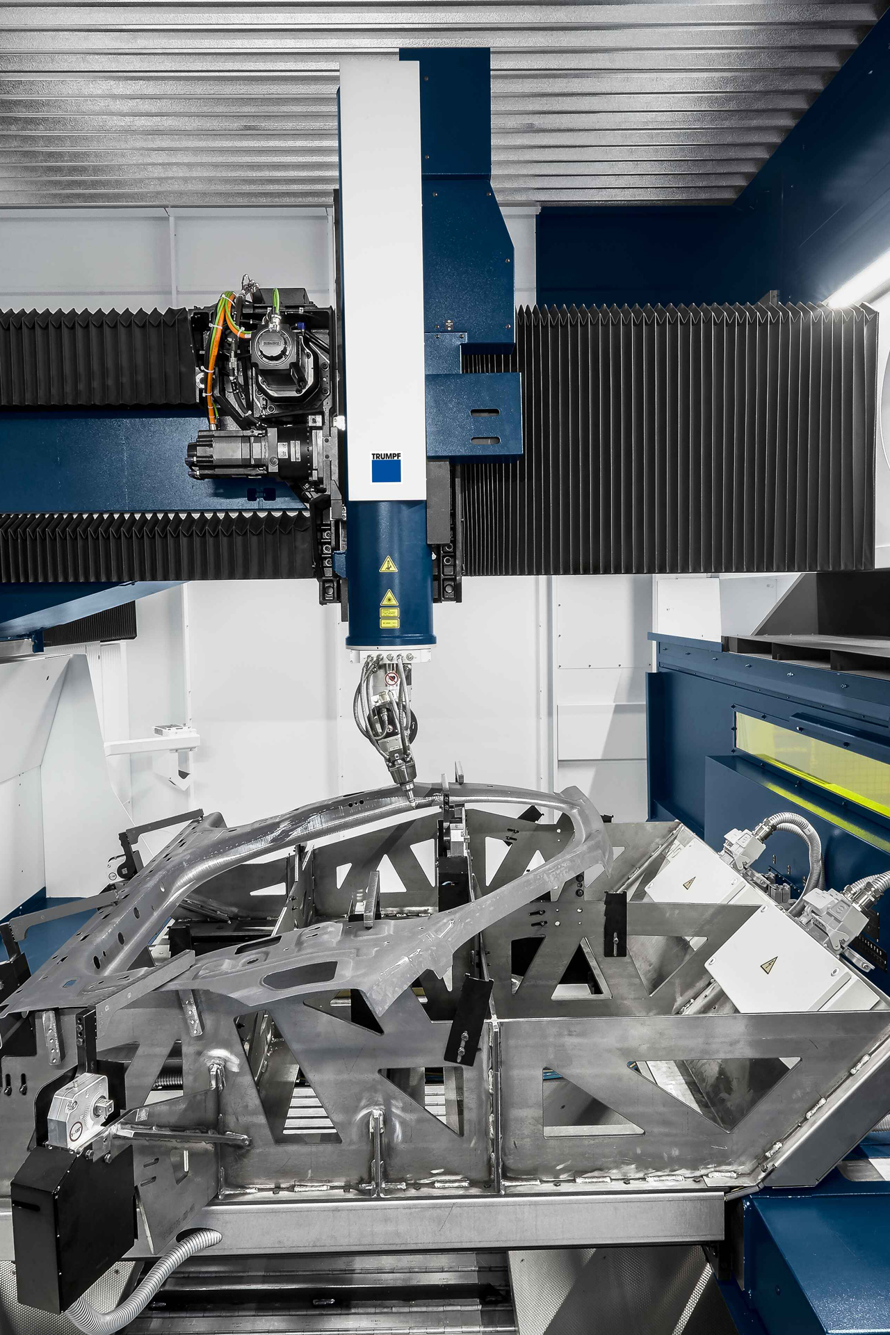 welder welding frame